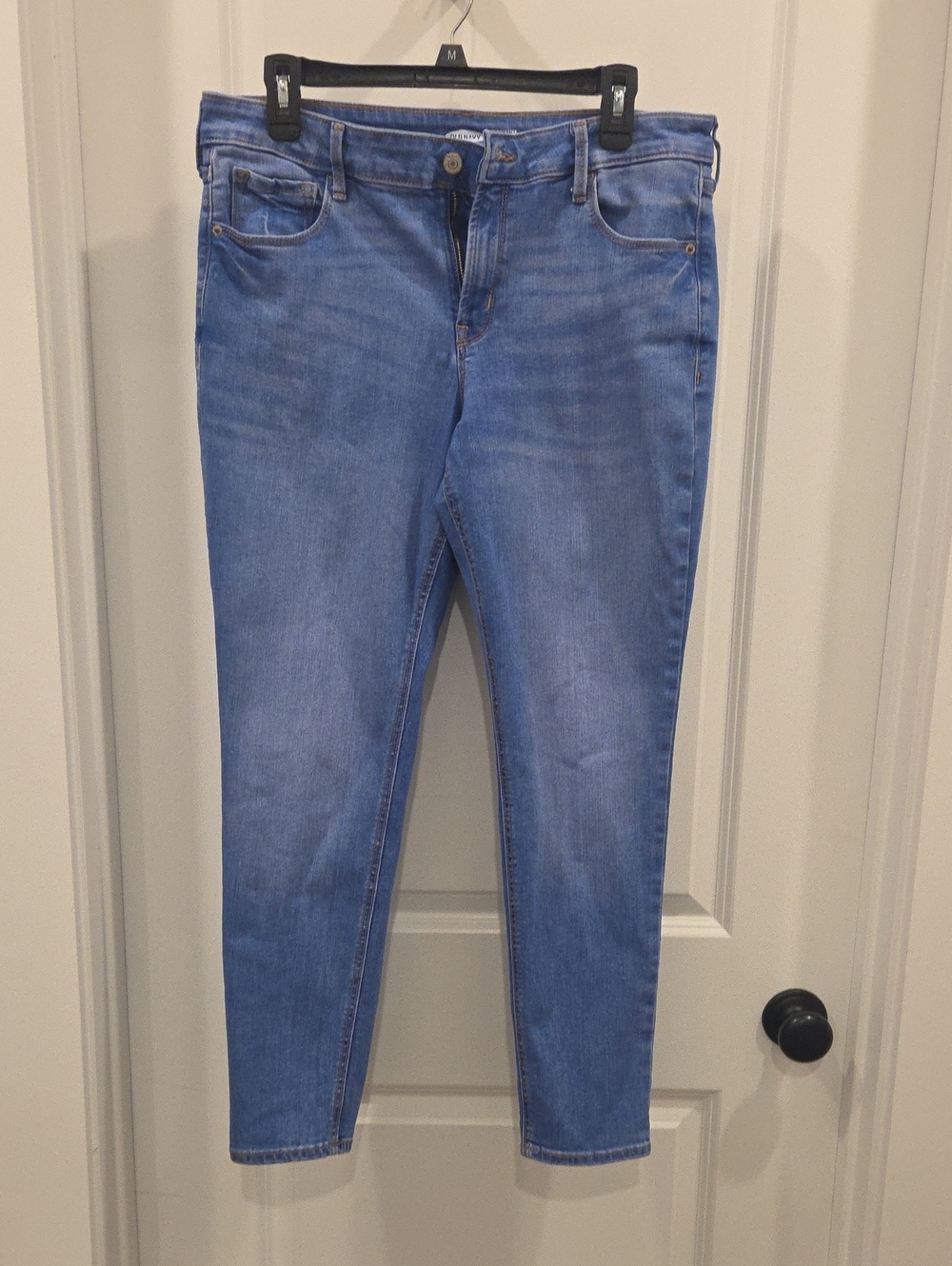 Old Navy Women's Skinny Jeans in Light Blue Wash